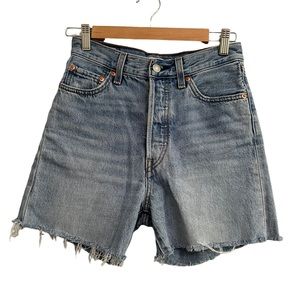 Levi’s Ribcage Straight Shorts